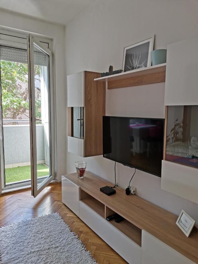 Center Apartment Iva Нови-Сад Экстерьер фото